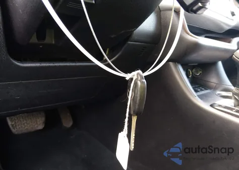 2018 Toyota Highlander Le z USA, uszkodzony, nr VIN 5TDBZRFH9JS889802